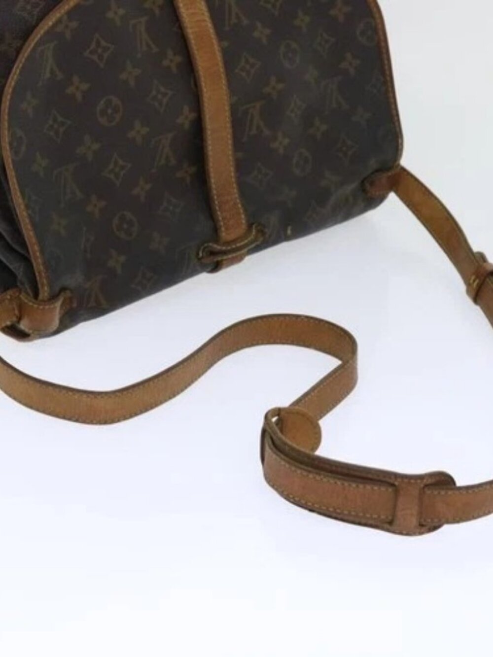 LOUIS VUITTON Monogram Saumur 35 Shoulder Bag - Picture 7 of 16